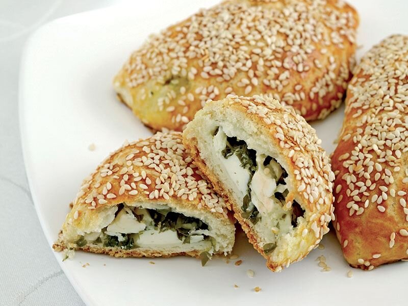 ÜÇGEN PEYNİRLİ POĞAÇA