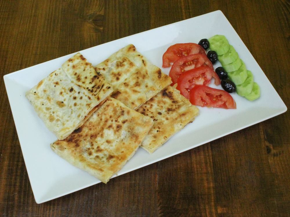 Kaşarlı sucuklu gözleme 