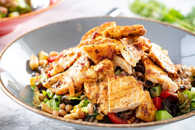 IZGARA TAVUKLU SALATA-SALAD WITH CHICKHEN