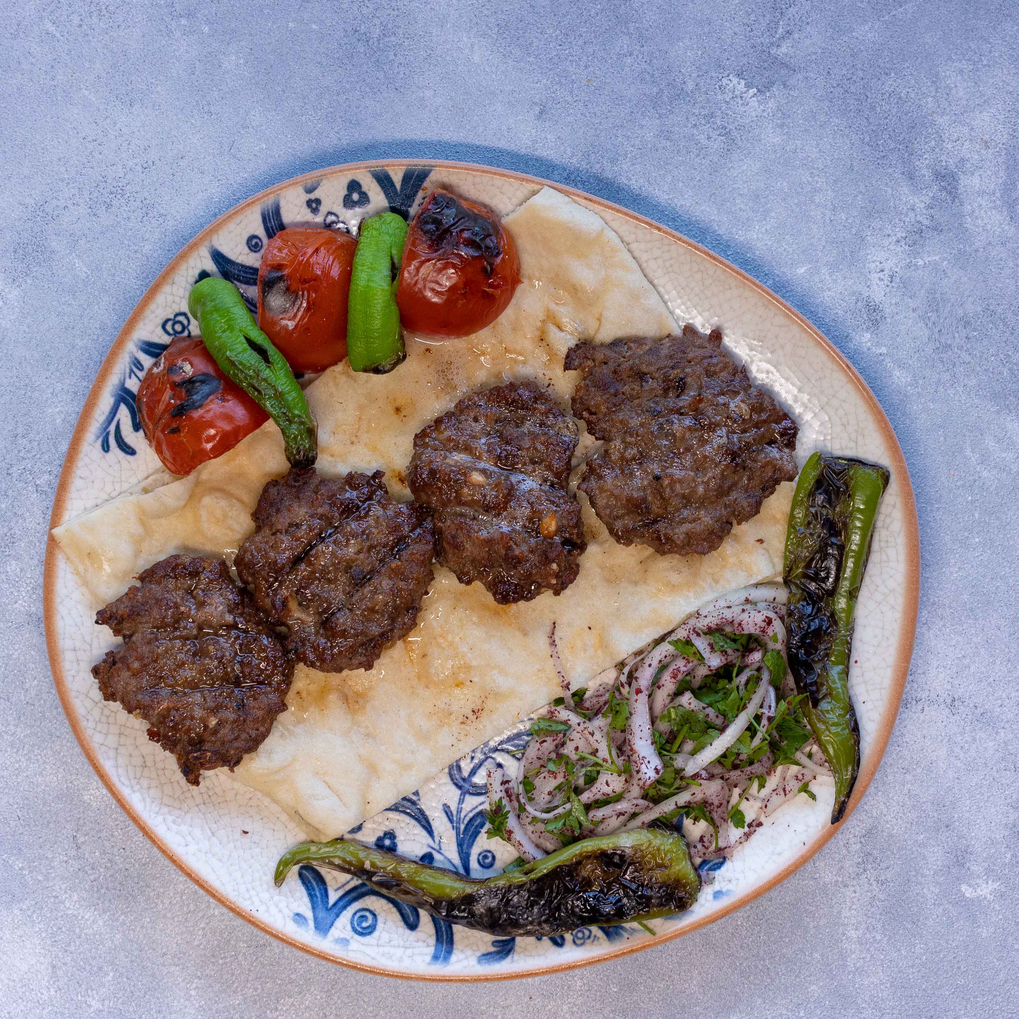 Başkonuş Cızbız Köfte