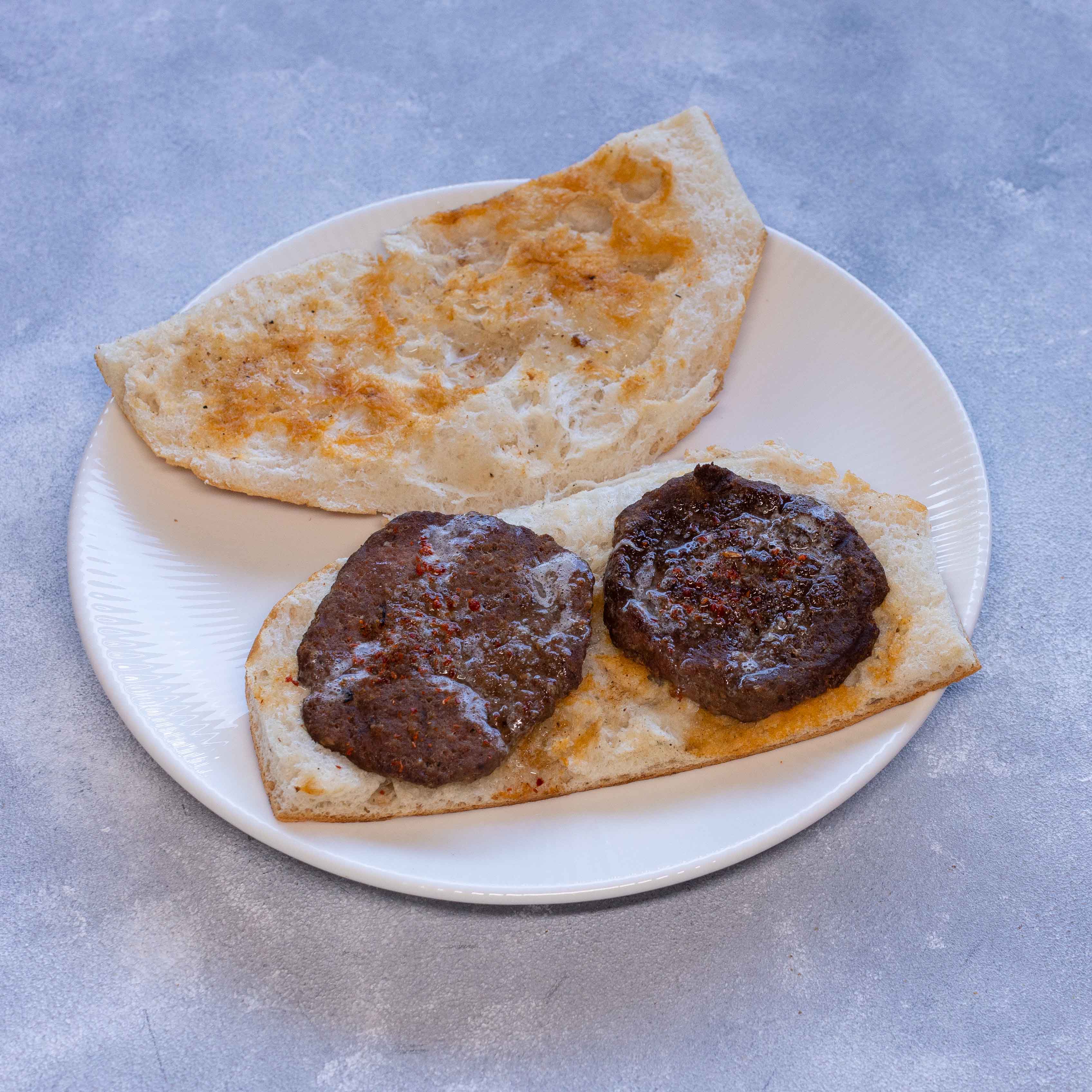 Sucuk Ekmek (Yarım)