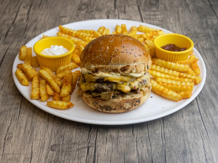 CHEESE AND MEAT 220 GR