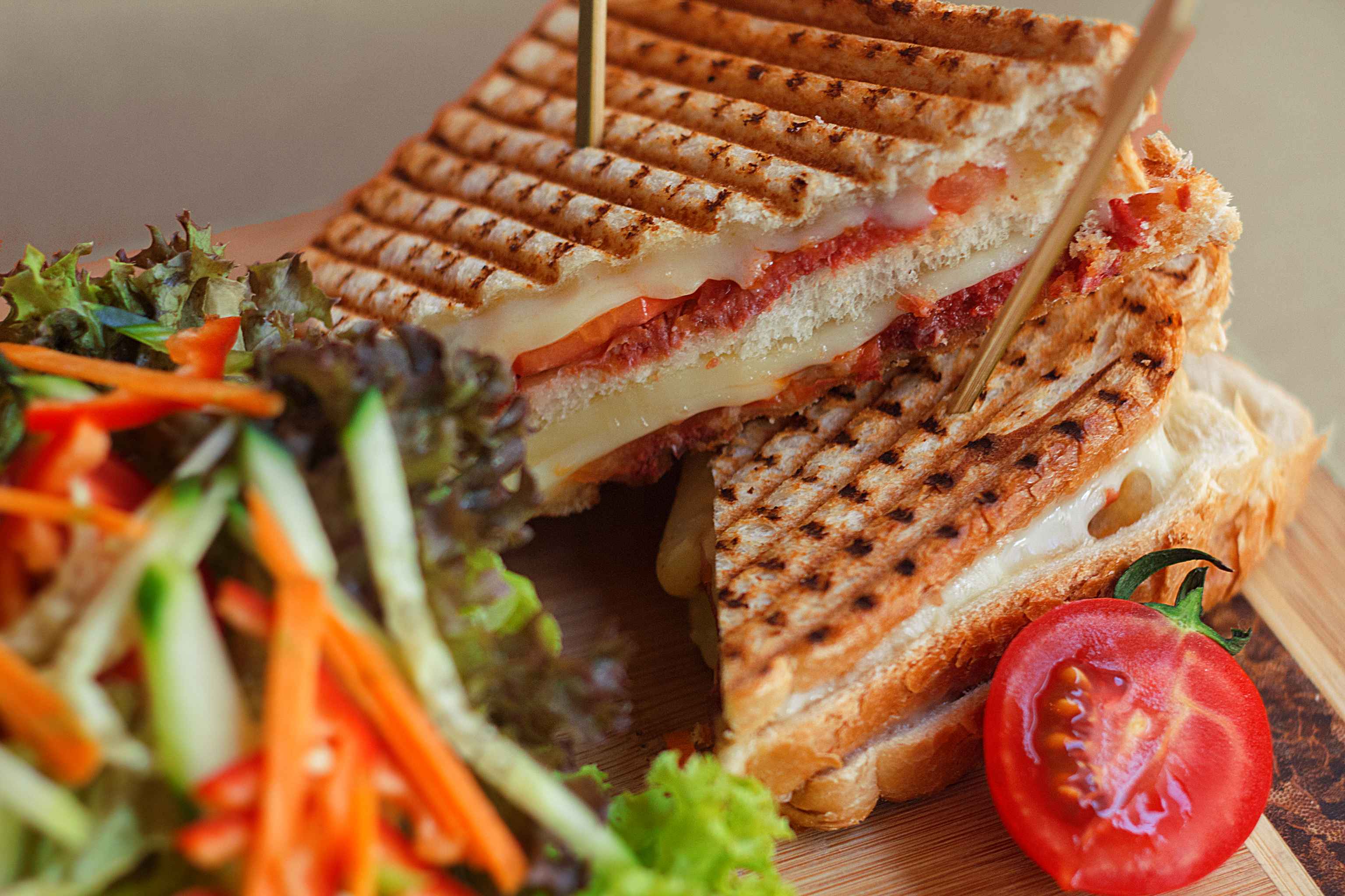 Toasted Sandwich With Feta Cheese / Beyaz Peynirli