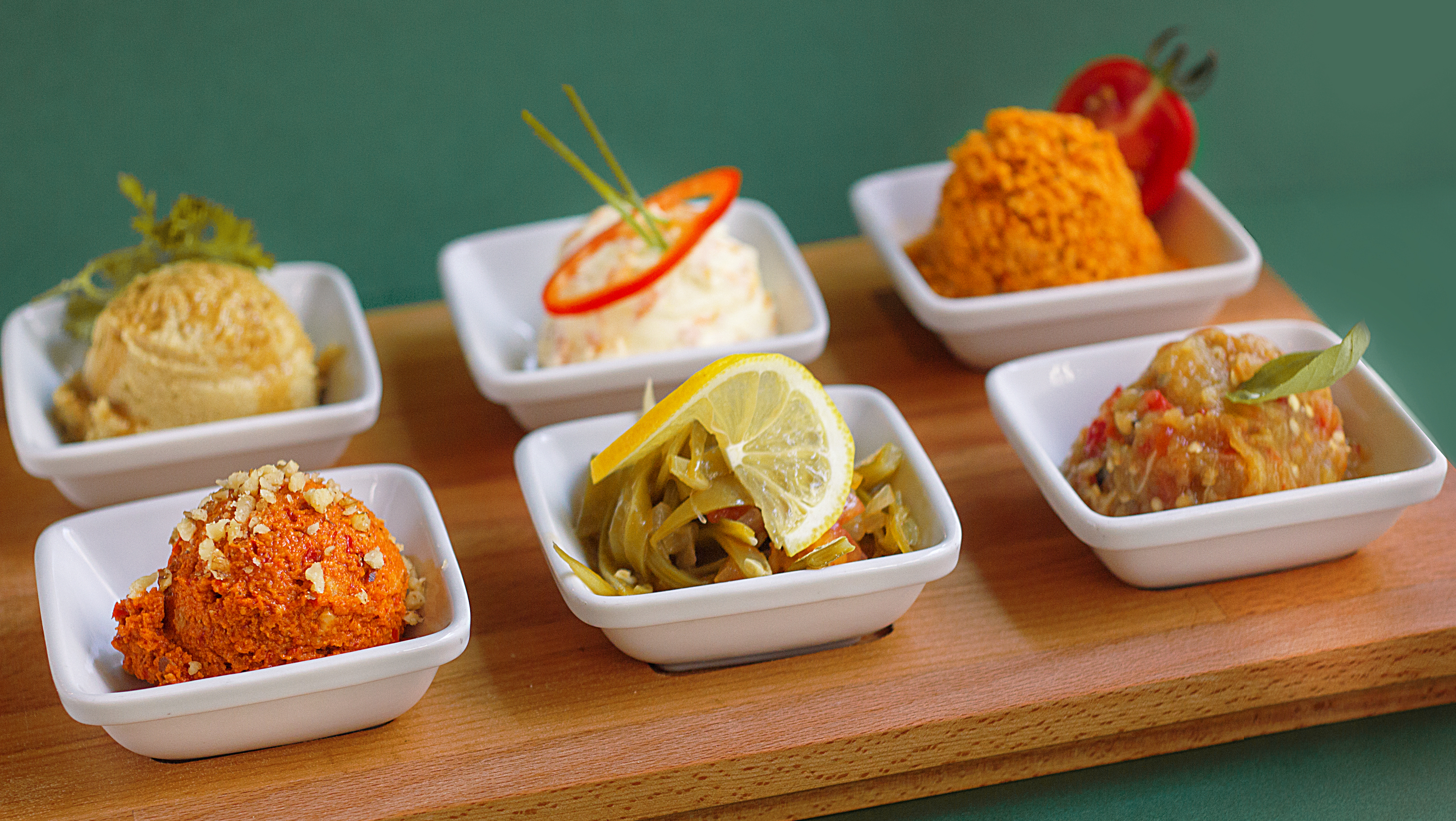 Appetizer Plate (For 2) / Meze Tabağı (2 Kişilik)