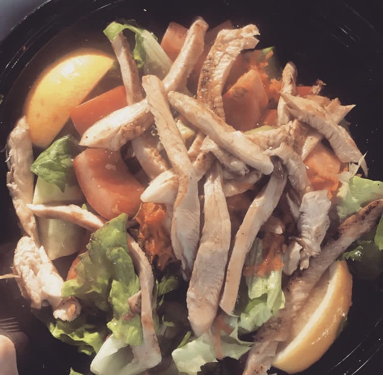 Tavuk salata