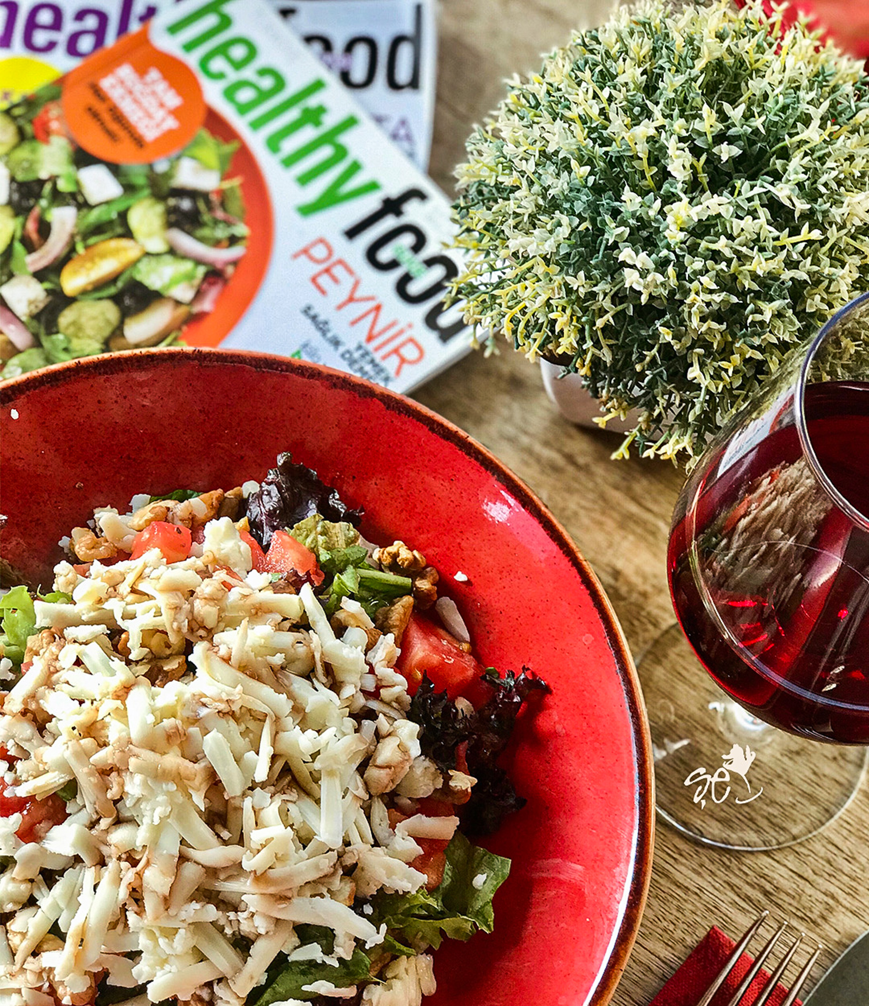 Cevizli Yeşil Salata 