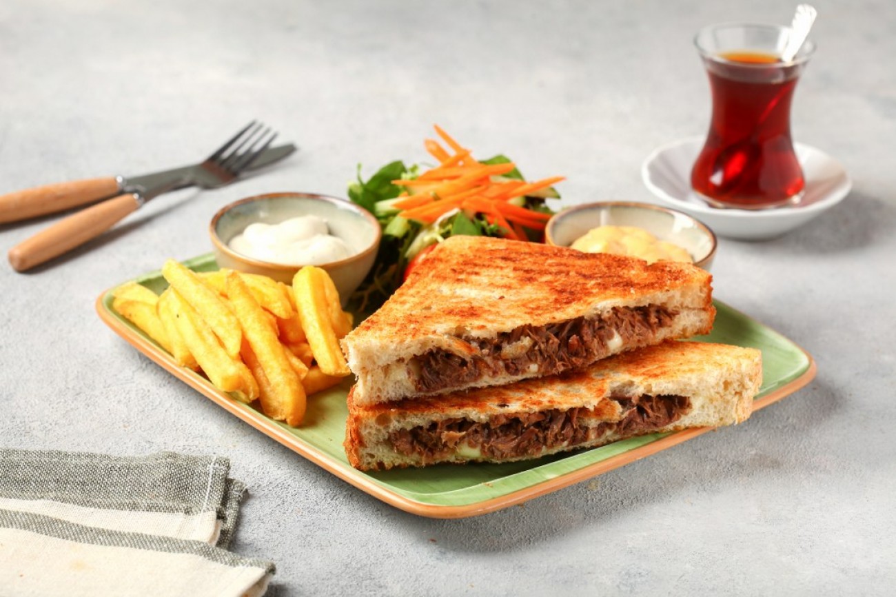 Kavurma and kaşar cheese toast