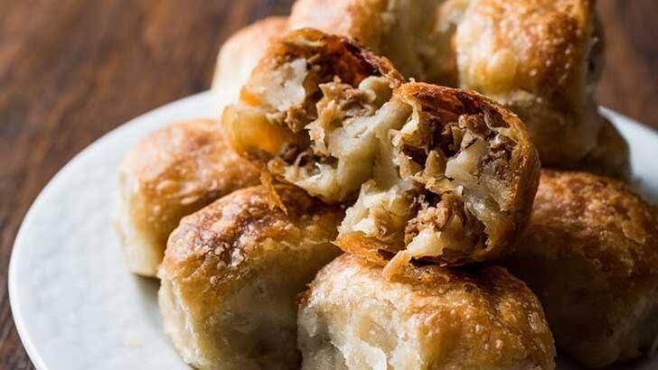 Bosnian mantı (hand-chopped meat, with butter)