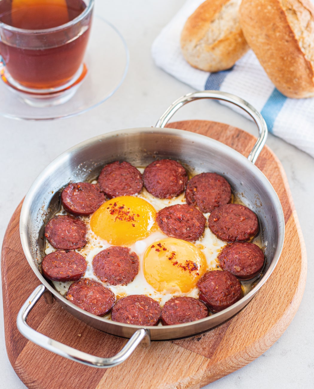 Pan-Fried Eggs with Sucuk