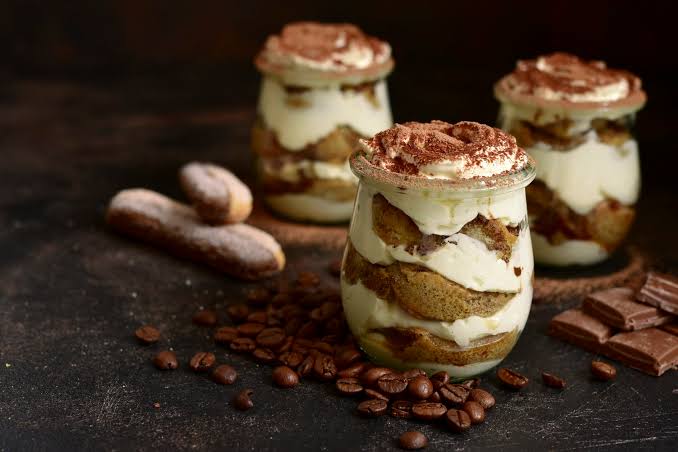 TAVLA BENİ (TIRAMISU)