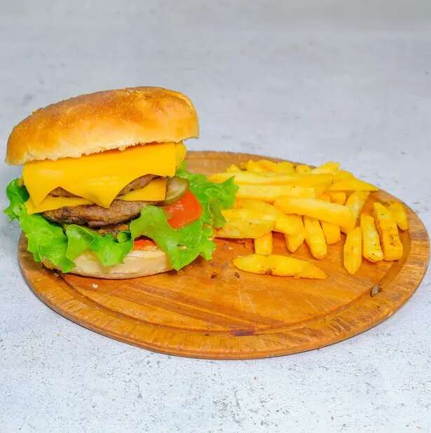 DOUBLE CHEESBURGER
