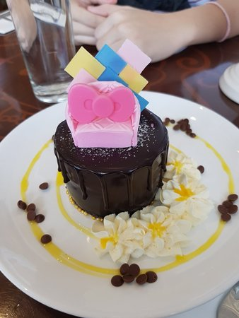 Hello Kitty Çikolatalı Pasta