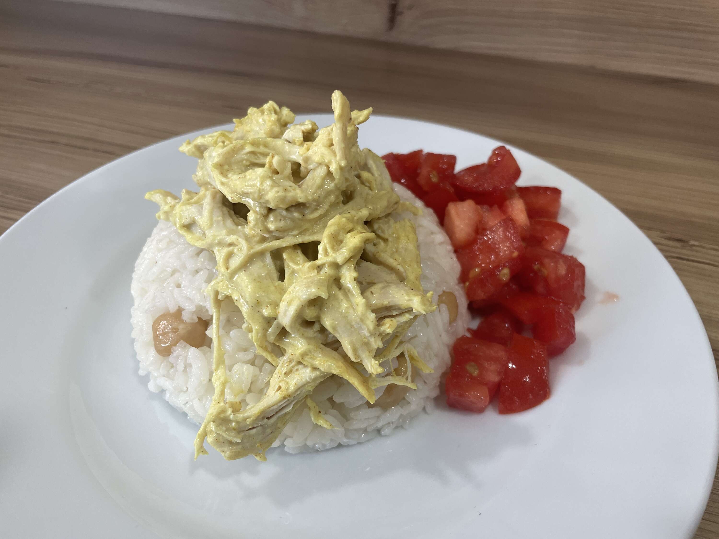 Köri Soslu Tavuklu Pilav Menü