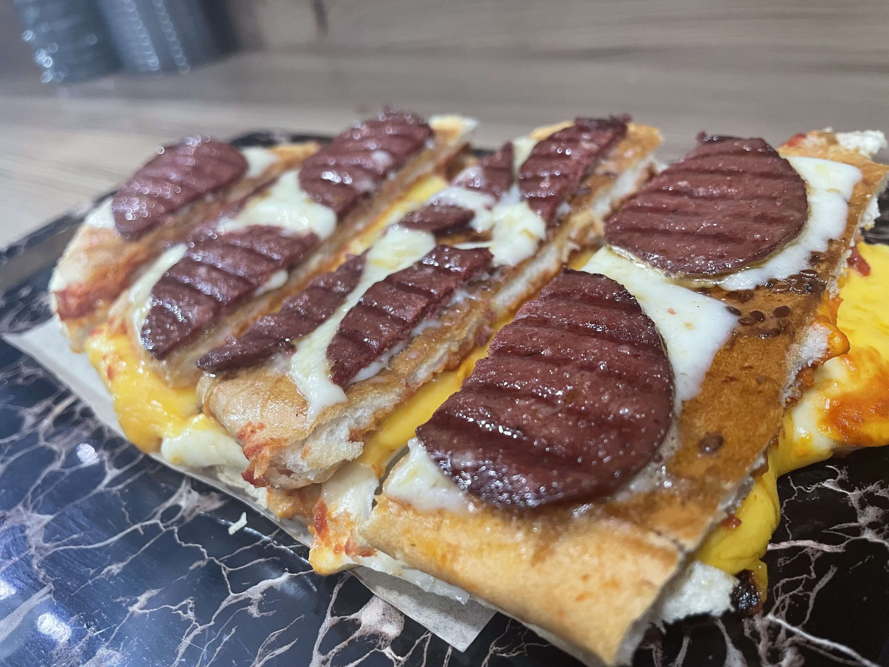 3 Peynirli Sucuklu Tost