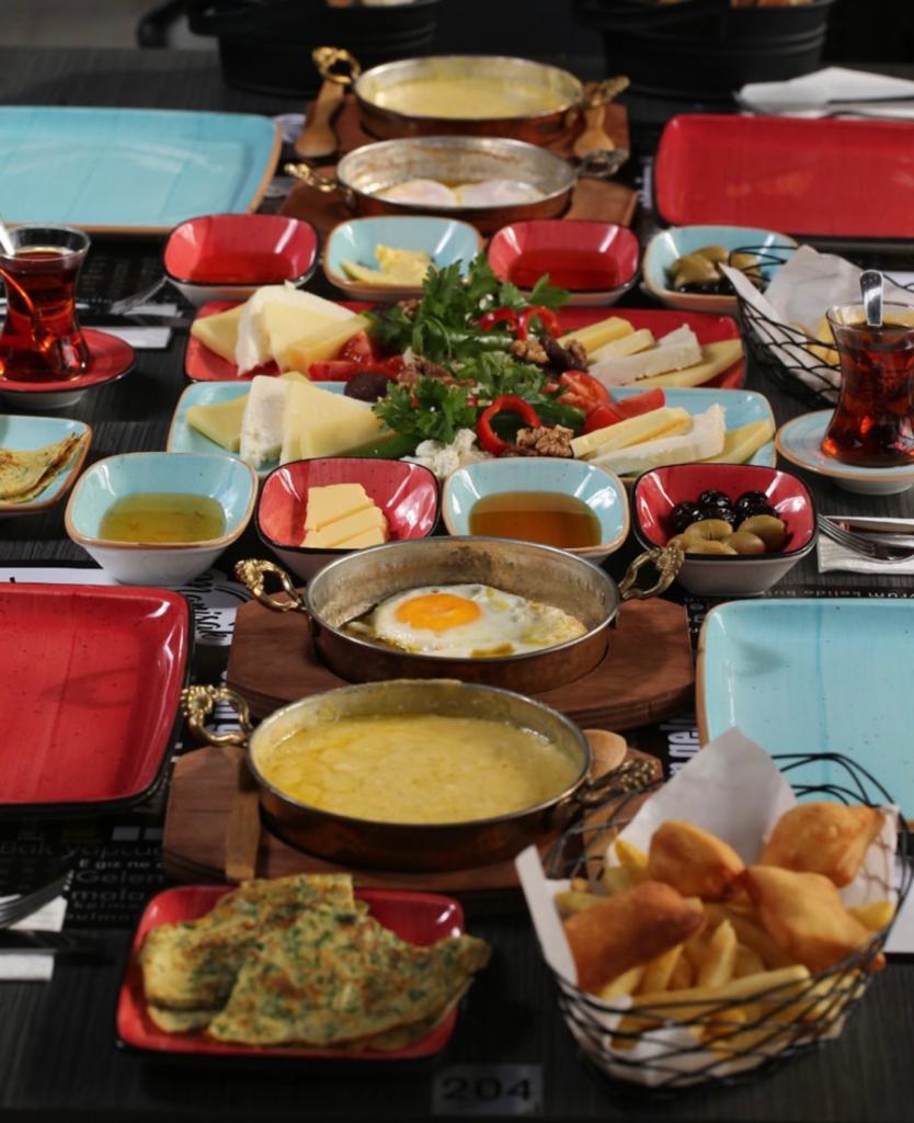 Serpme Kahvaltı
