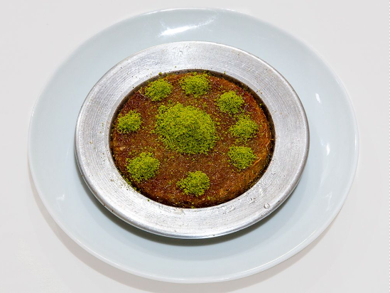 Mixed künefe (clotted cream, cheese, pistachio)