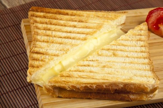 Ayvalık kaşarlı tost