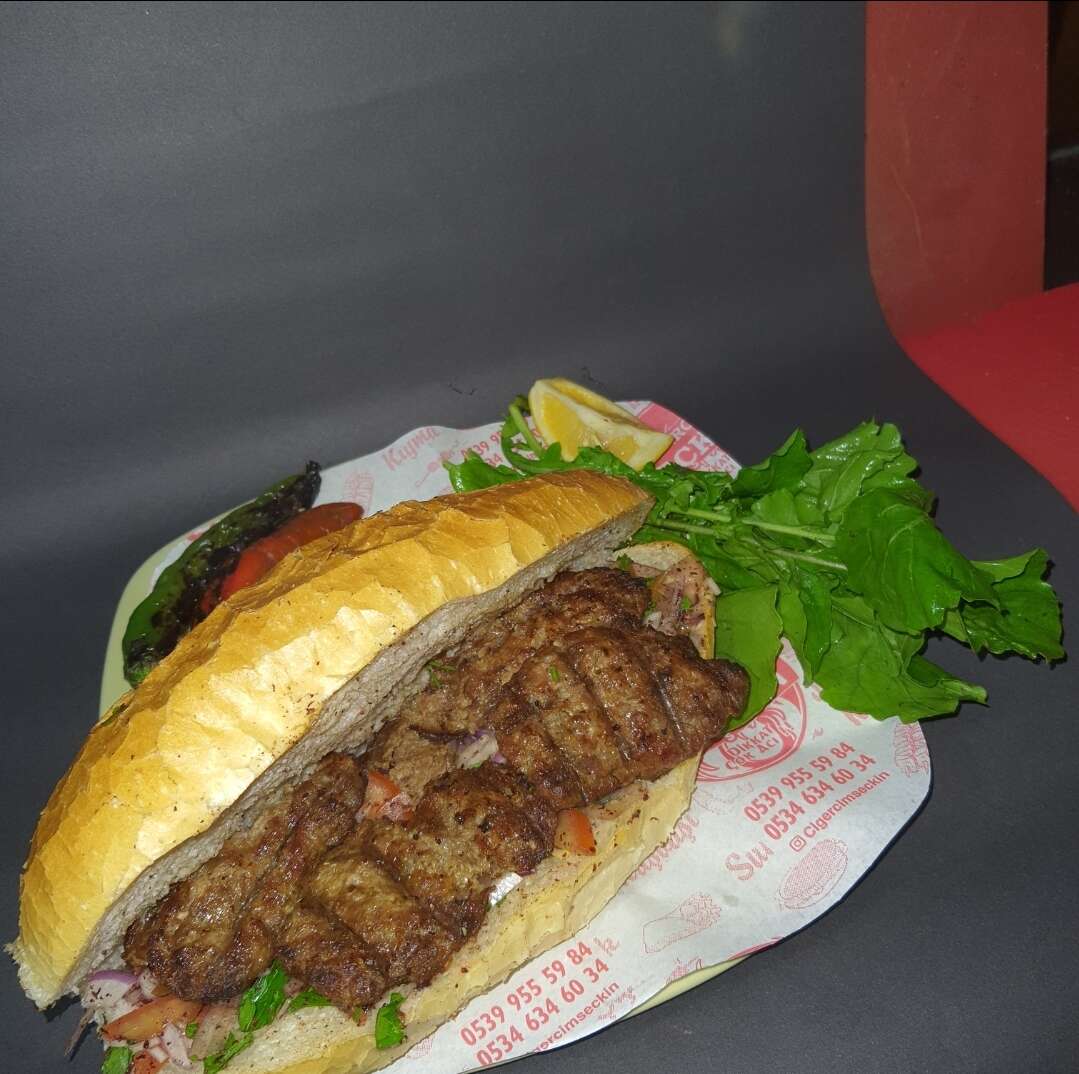 EKMEK ARASI KASAP KÖFTE 