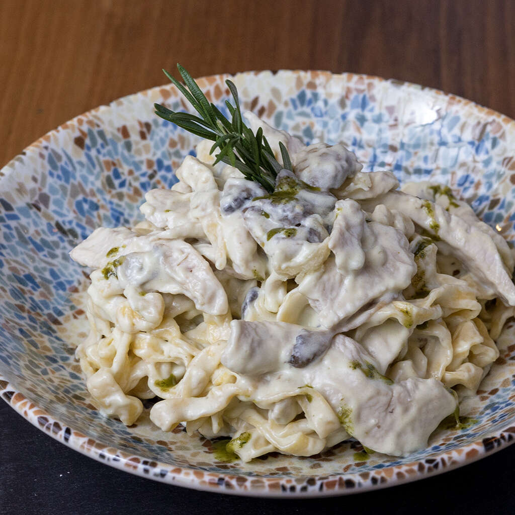 Creamy mushroom chicken tagliatelle