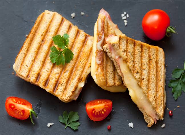 KAŞARLI TOST MENÜ