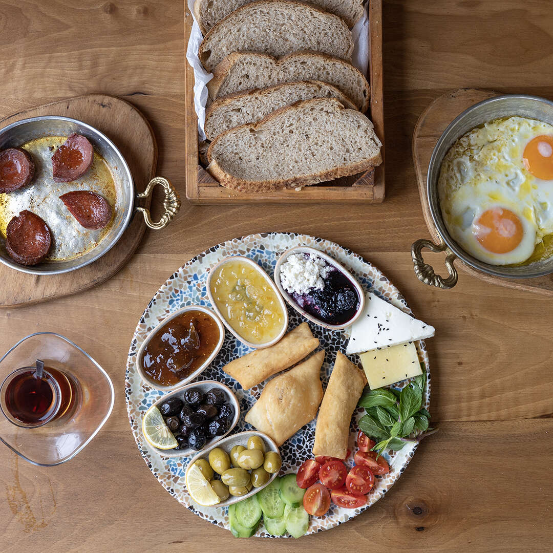 Yalnızım breakfast