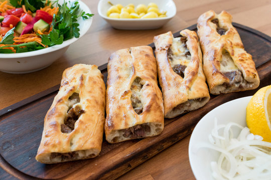 Kıyma-Kaşarlı Bafra Pidesi(ince-uzun