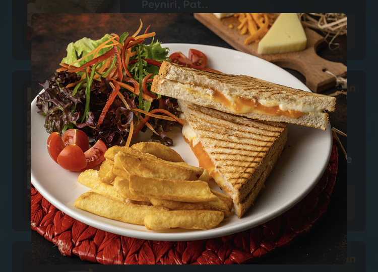 3 peynirli tost
