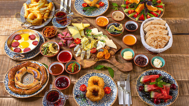 Turkish breakfast spread (minimum 2 people)