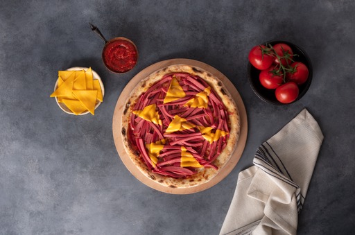 Sosisli Cheddarlı Pizza (Orta Boy)