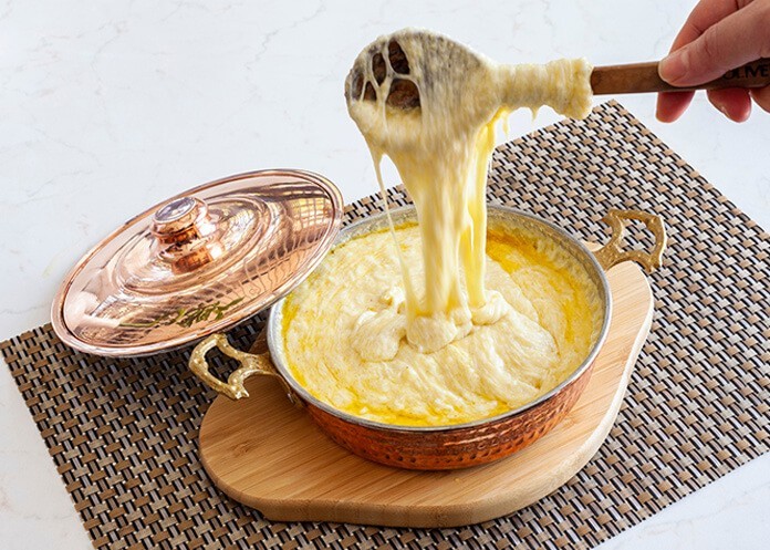 Kuymak with cheddar cheese, butter and eggs