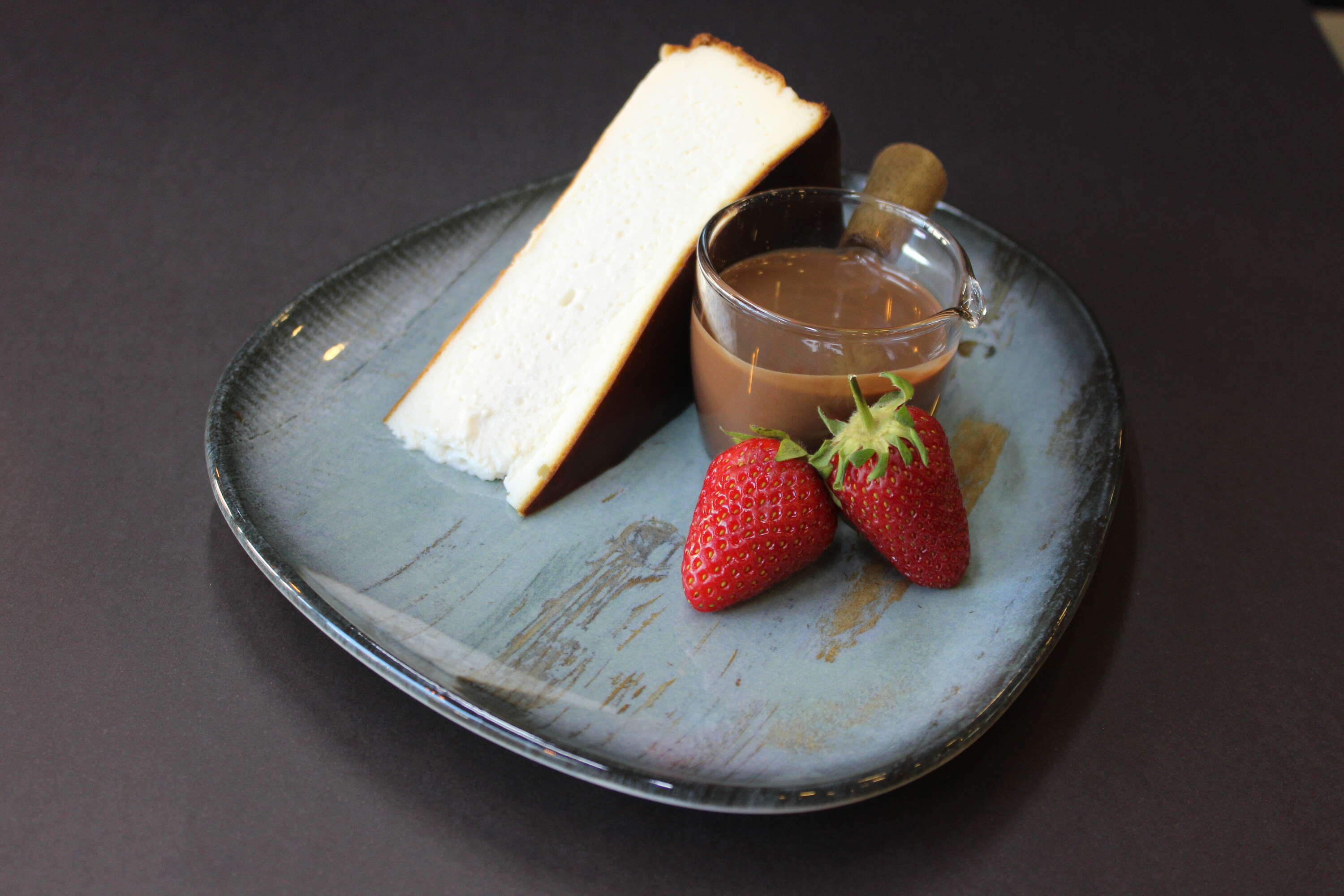 Milk chocolate San Sebastián cheesecake