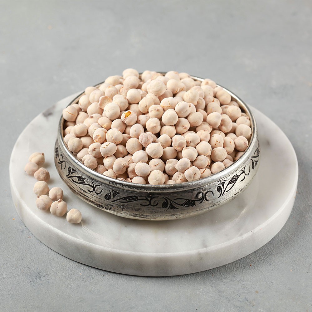White roasted chickpeas