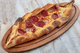 Sucuklu Kaşarlı Pide