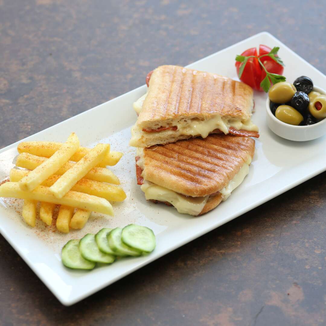 SUCUKLU TOST TABAĞI