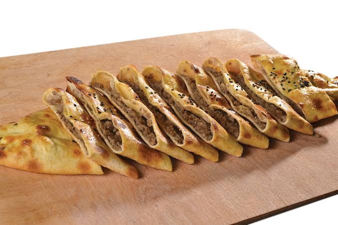 Pide with kavurma