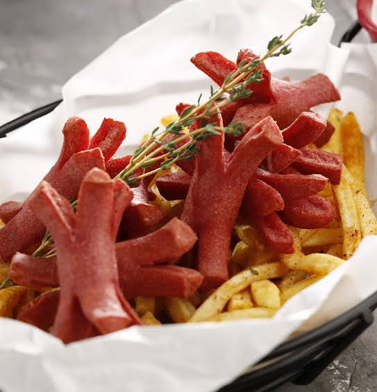 Pan-fried sausage with French fries