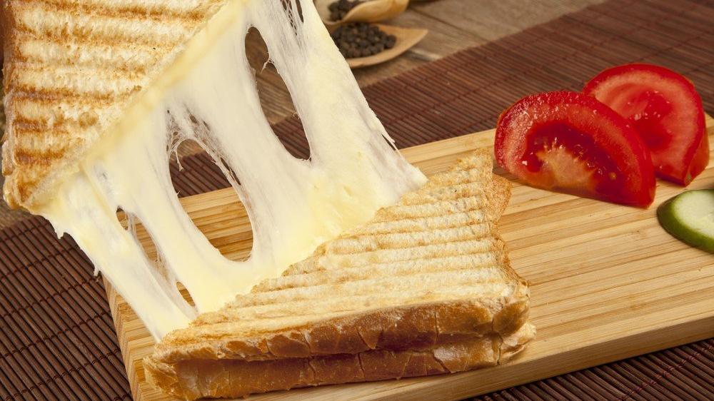 Kaşar cheese toast