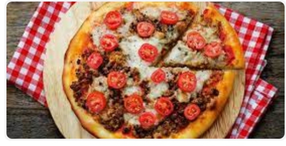Minced meat pizza