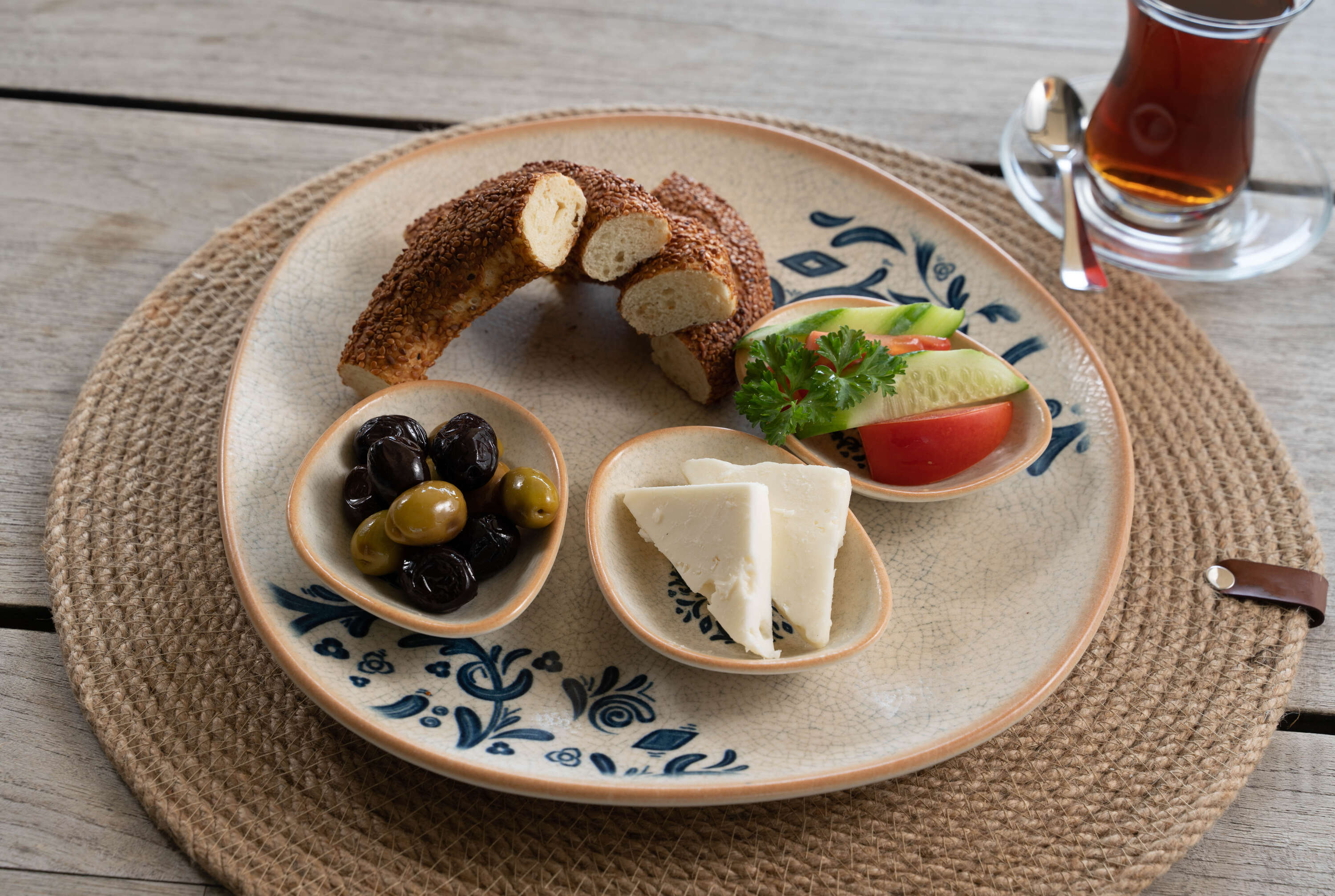 Simit Kahvaltı Tabağı