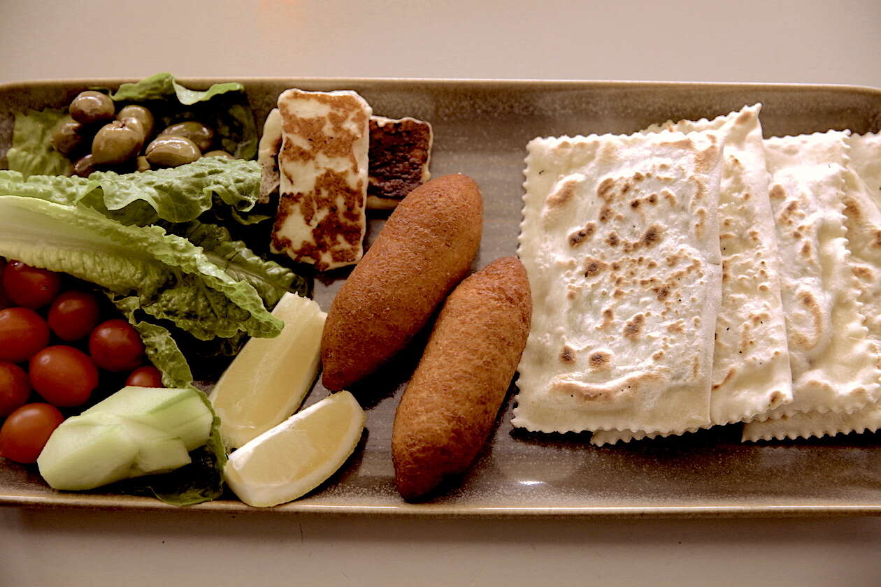 KIBRIS SEVER - SOMETHING CYPRIOT