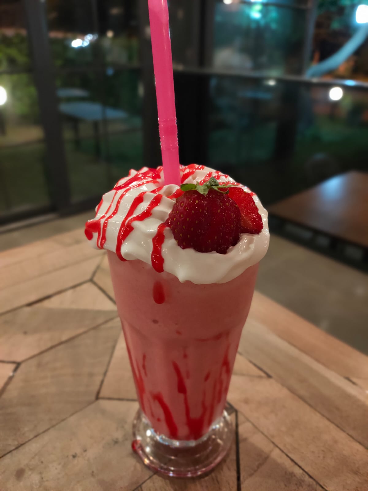 Çilekli Milkshake