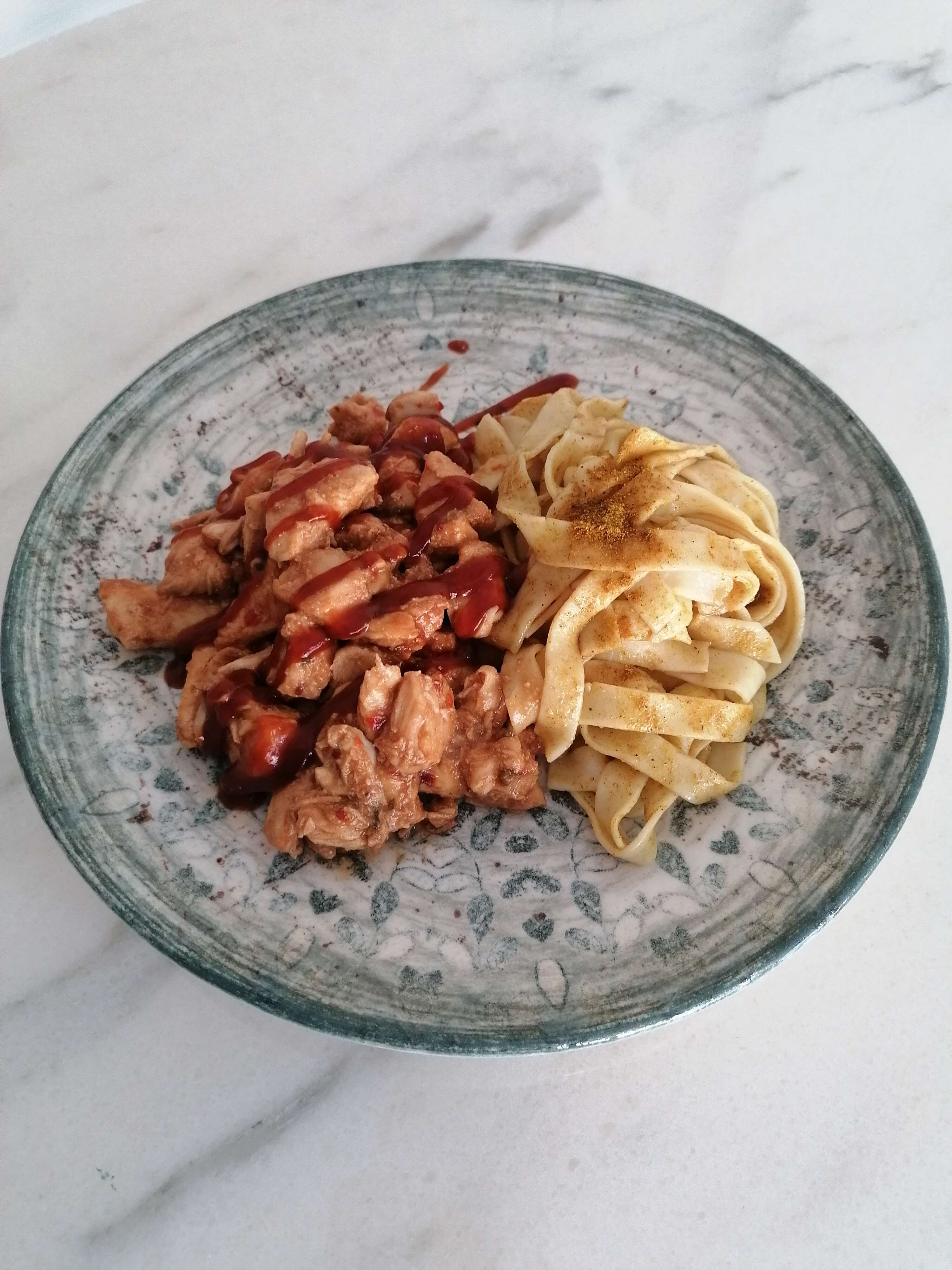 Barbekü Soslu Tavuk & Özel Soslu Fettuccine