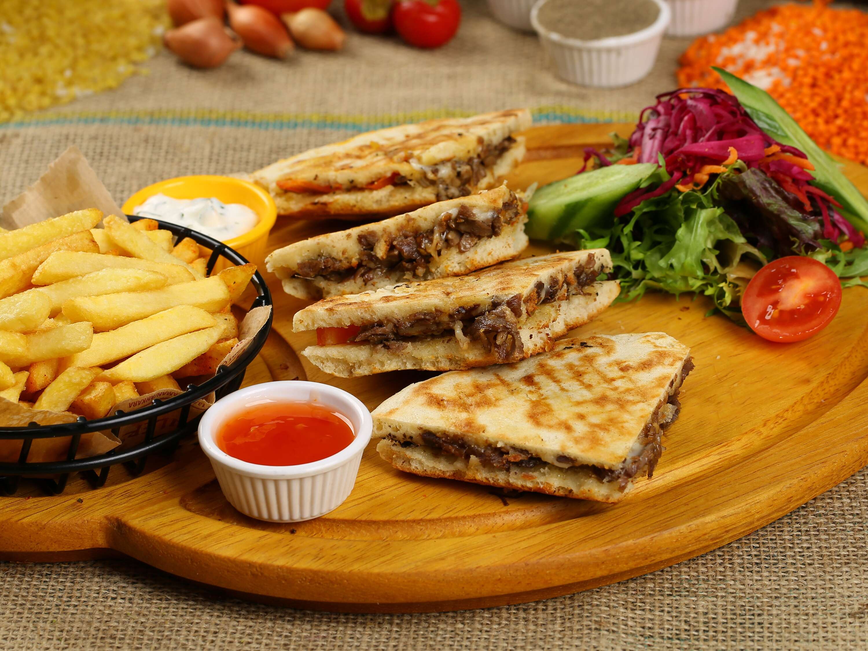 Kavurmalı Bazlama Tost