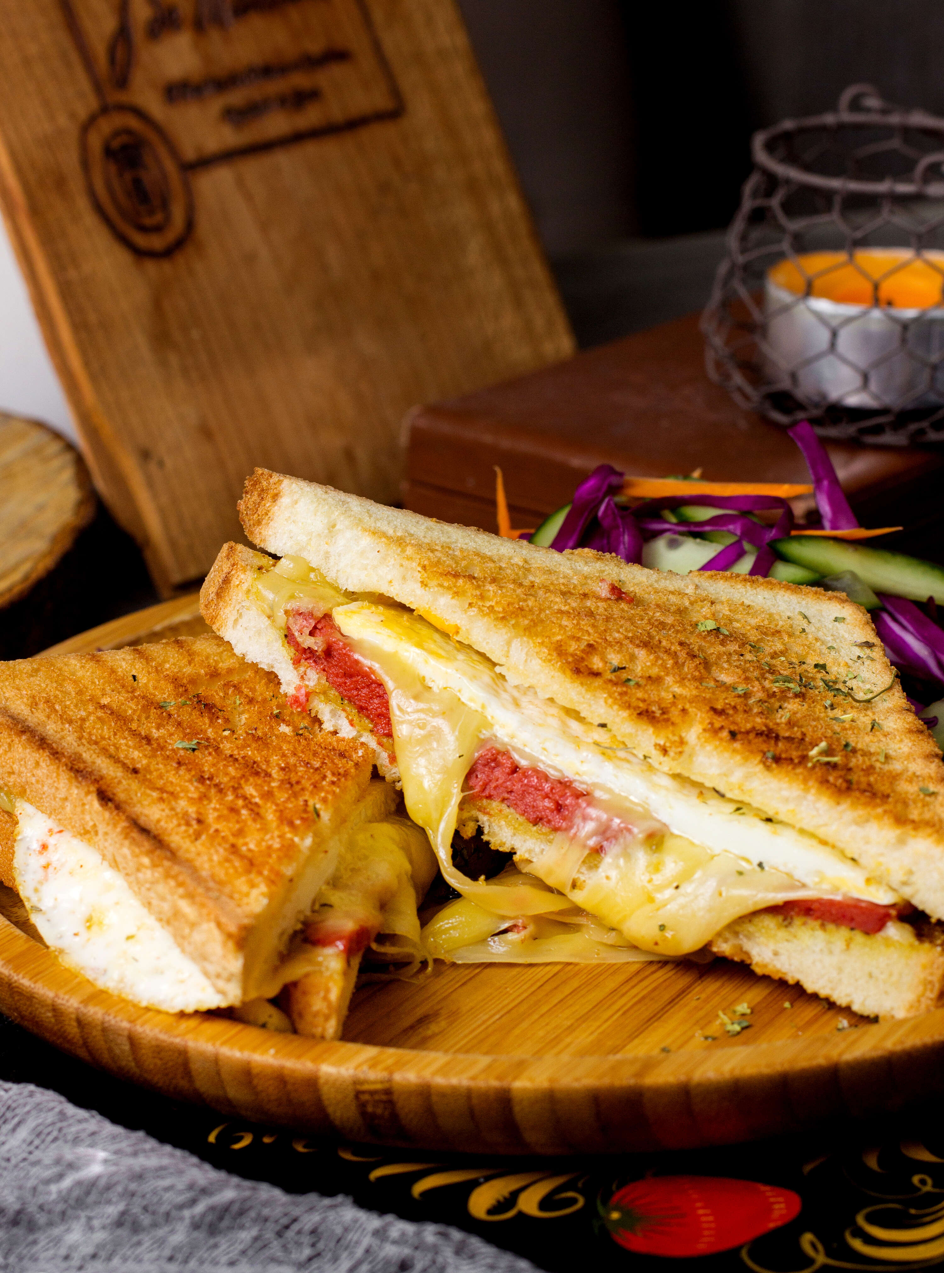 Sucuklu-Kaşarlı Tost