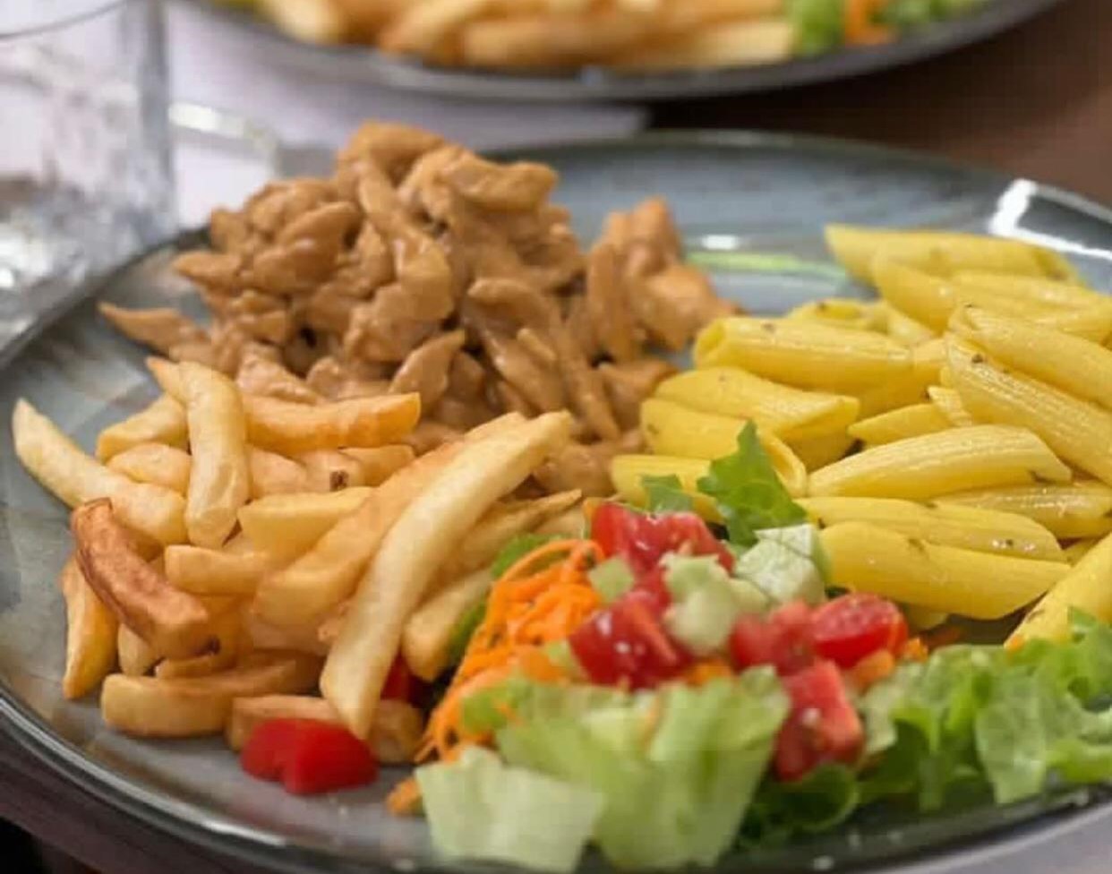 Köri soslu tavuk
