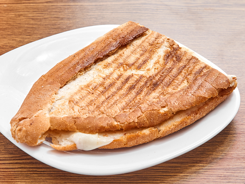 Kaşarlı Tost Yarım
