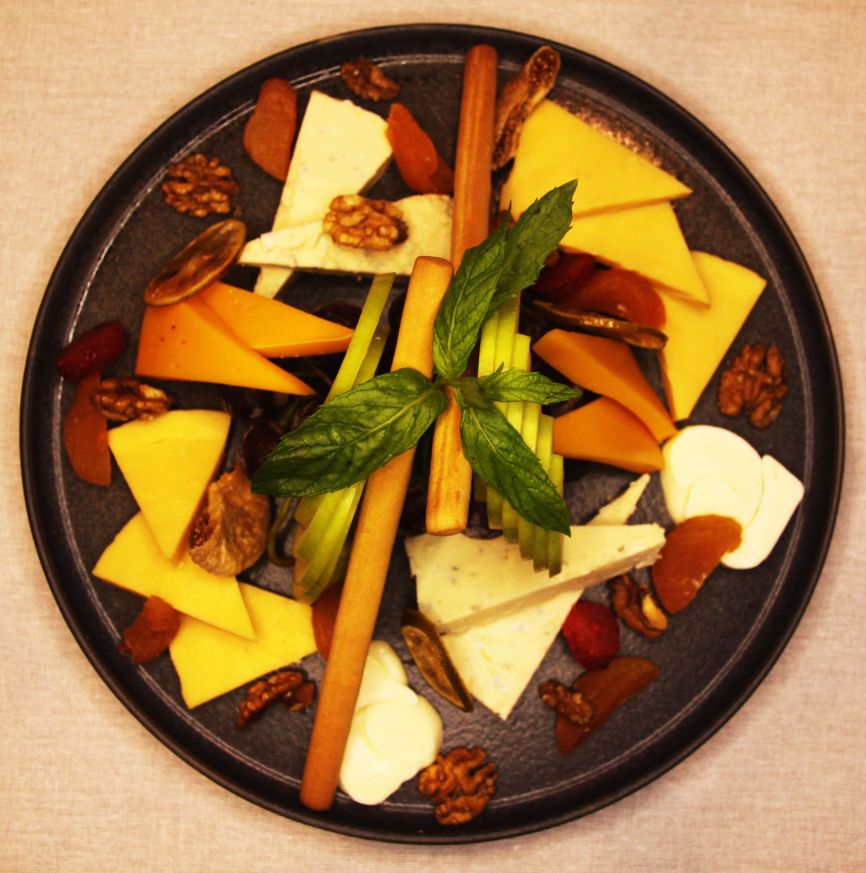 Yöresel Peynir Tabağı / Local Cheese Platter