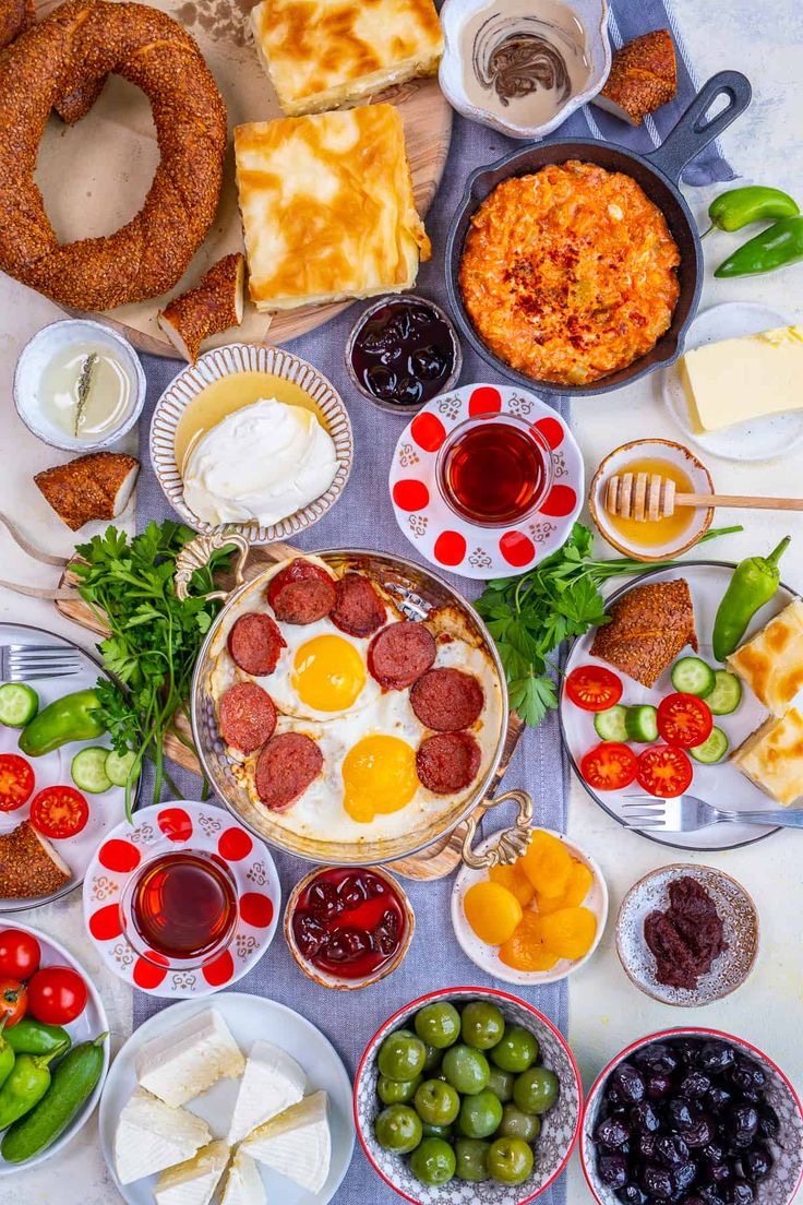 VIP Serpme Kahvaltı - 40 çeşit  (iki kişilik)