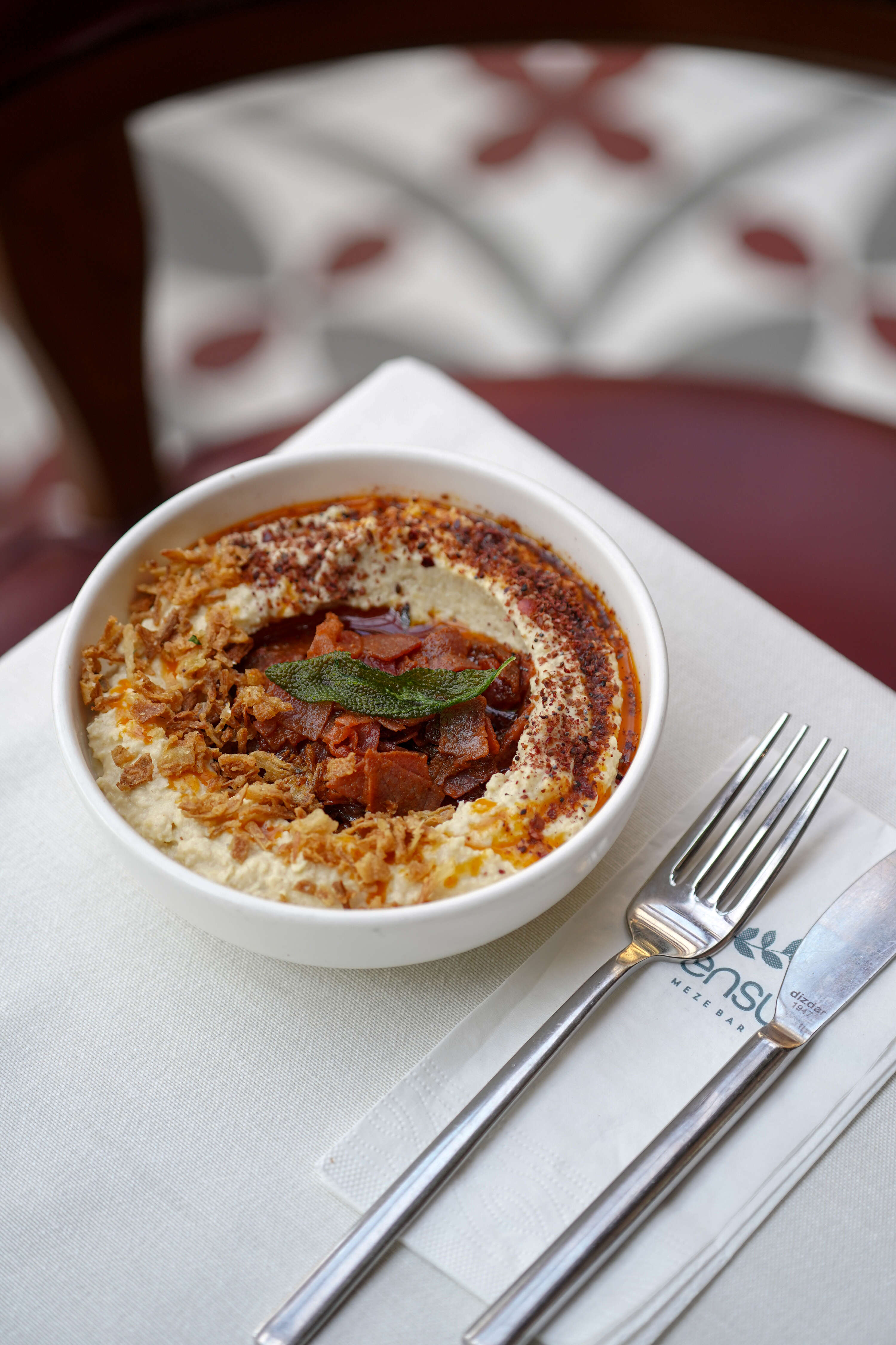 PASTIRMALI HUMMUS