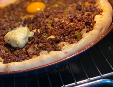 Round Pita with Roasted Beef - Yuvarlak Kavurmalı Pide